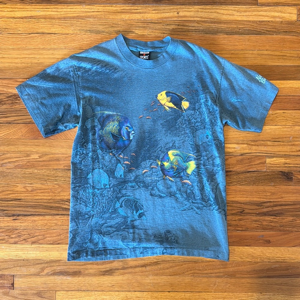 Fish AOP Vintage T